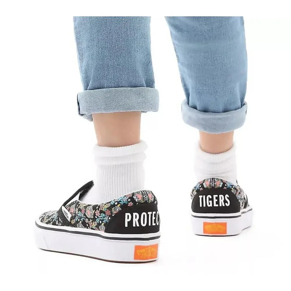 Vans x Discovery (Project CAT) Floral Canvas Slip-On Skate Shoe - Juniors Size 4 - Picture 2 of 13
